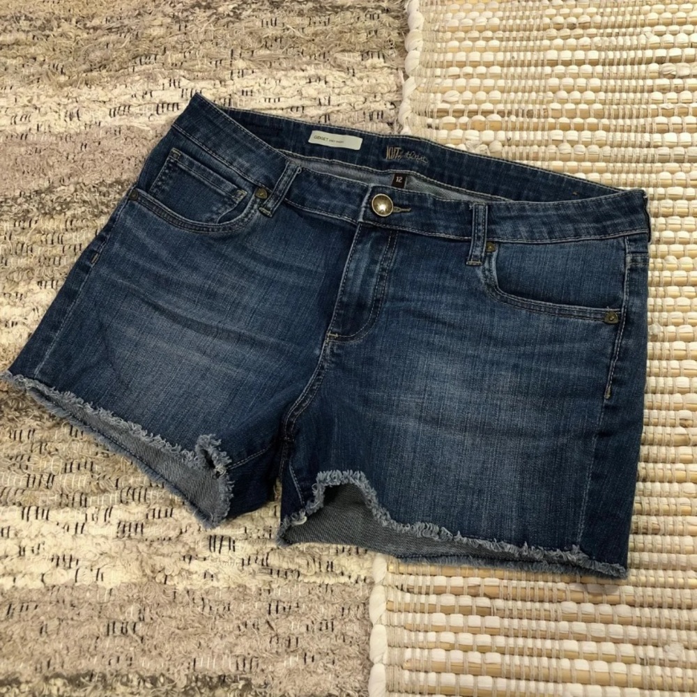 Kut from the Kloth Gidget Fray shorts size 12